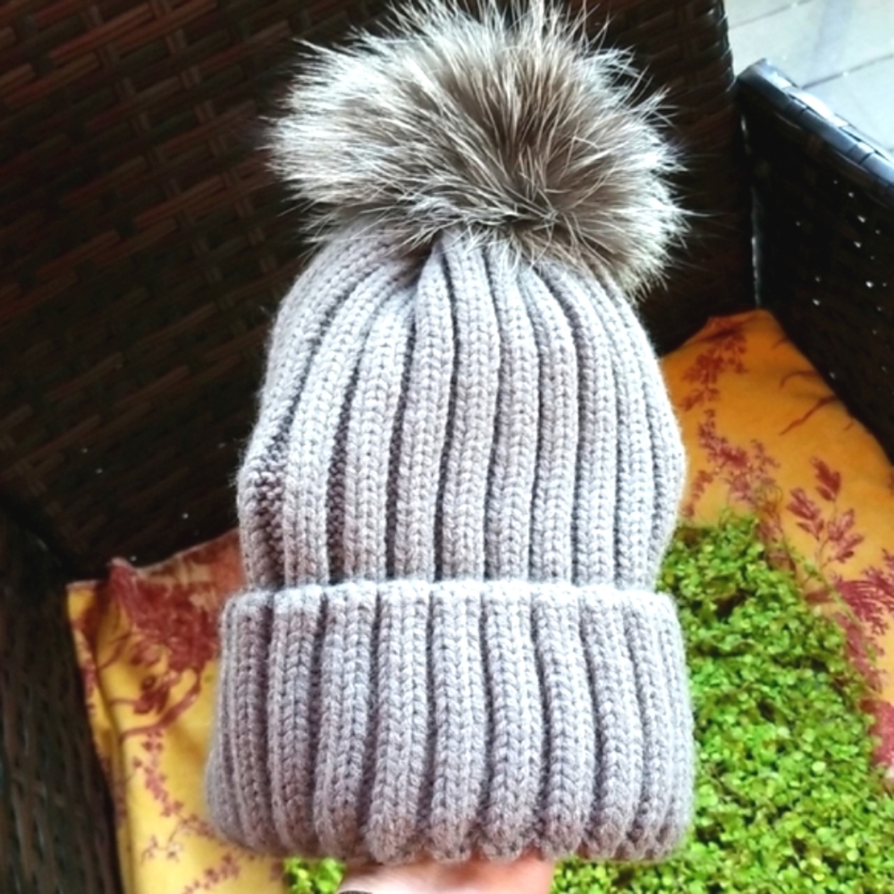 ANNABELLE Knit Chunky Cable Acrylic Real Fur Silver Fox Pom Pom Beanie Hat NWT